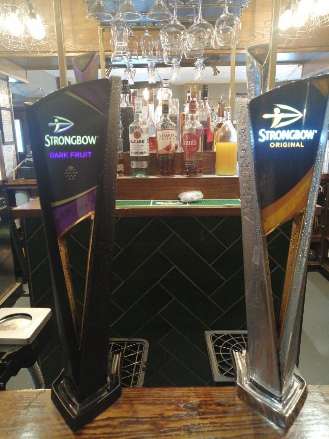 彭里斯 The Castlegate Arms酒店 外观 照片