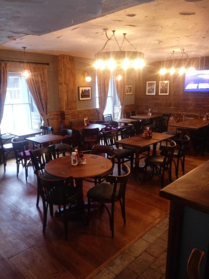 彭里斯 The Castlegate Arms酒店 外观 照片