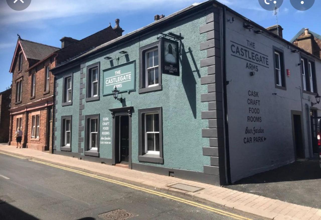 彭里斯 The Castlegate Arms酒店 外观 照片